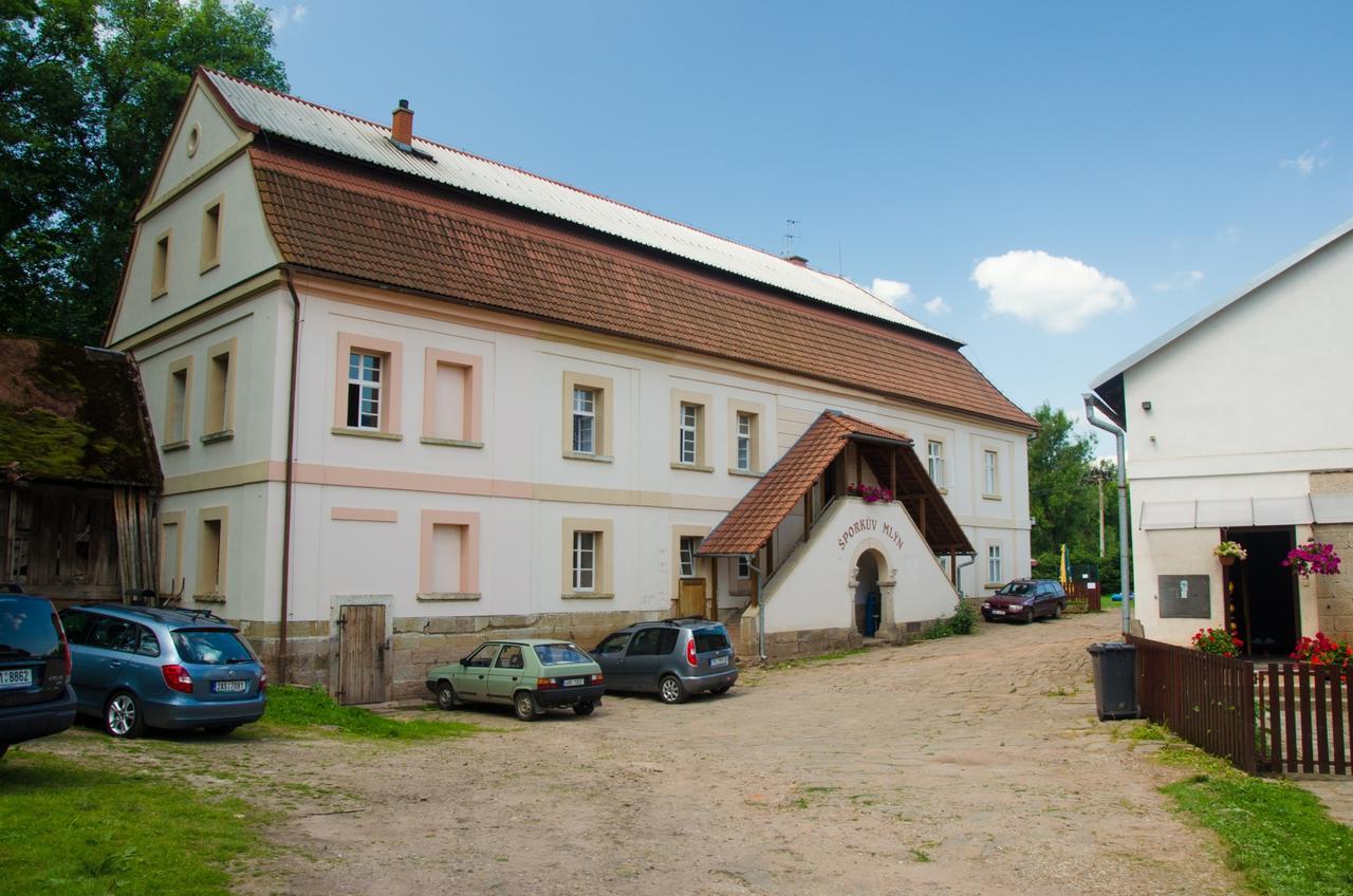 Hotel Sporkuv Mlyn Dvůr Králové nad Labem Exterior foto