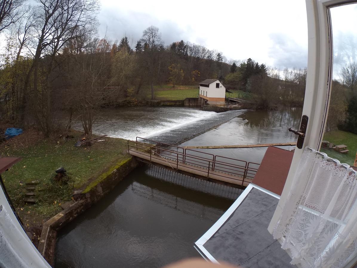 Hotel Sporkuv Mlyn Dvůr Králové nad Labem Exterior foto