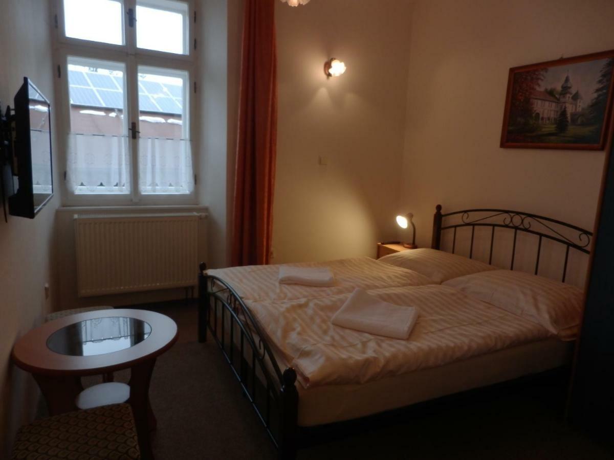 Hotel Sporkuv Mlyn Dvůr Králové nad Labem Exterior foto